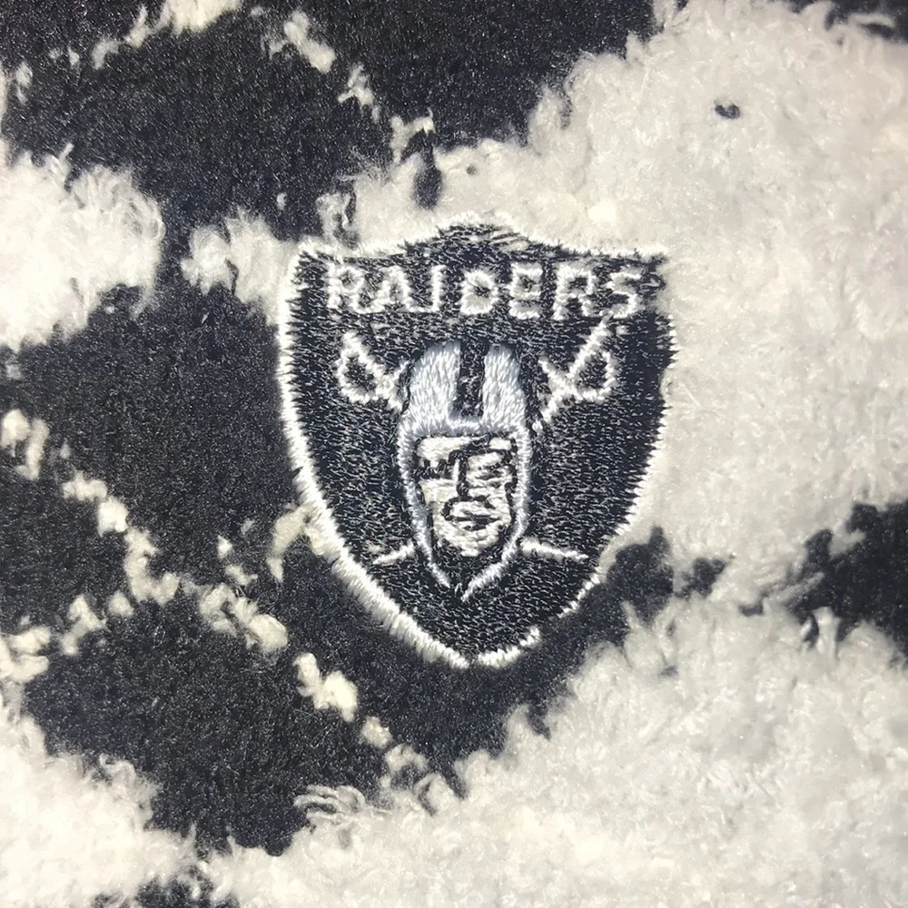 NWOT Women’s NFL Raiders Lounge Socks